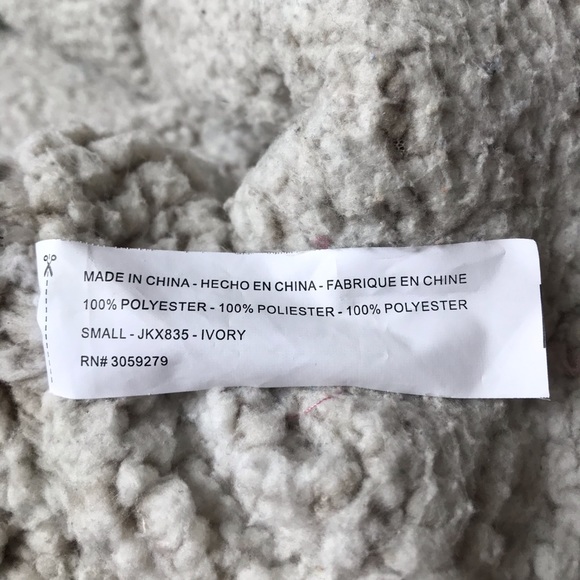 Fluffy and Cozy Vest - Picture 5 of 8